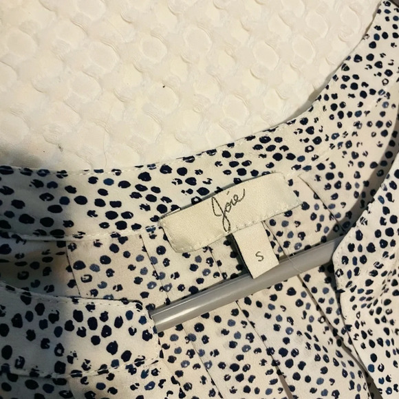 Joie silk blouse sleeveless white with navy dots - Picture 2 of 2